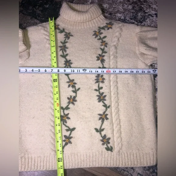 Vintage Hand-knit Cable Knit Floral Embroidery Wool Sweater womens M/L - Picture 5 of 16
